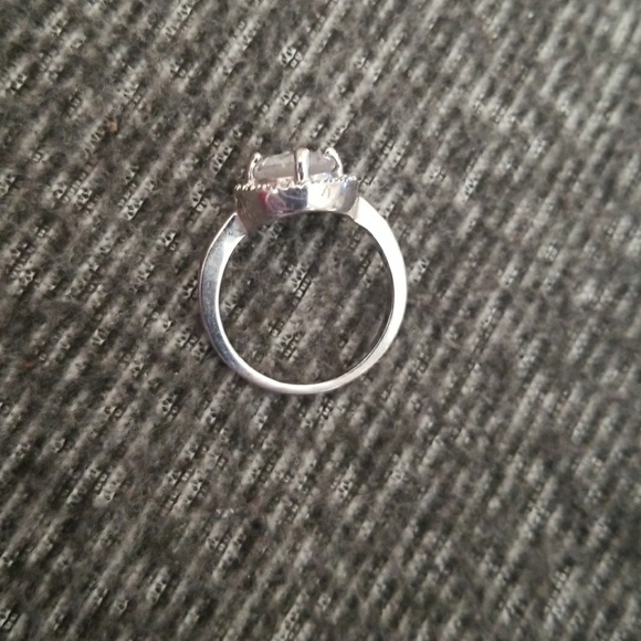 Costume Jewelry Ring - Picture 5 of 5